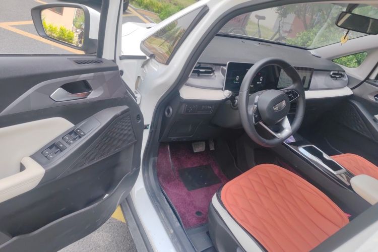 Used Geometry E Firefly 2024 301km Starlight Driver Seat