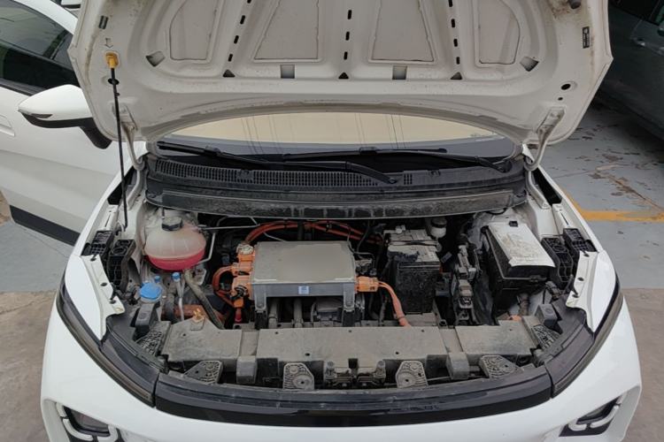 Used Geometry E Firefly 2024 301km Flowing Light Engine Bay