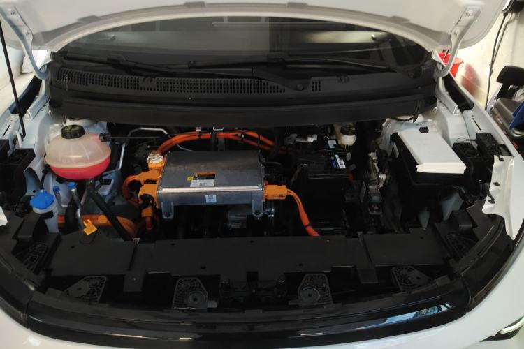 Used Geometry E Firefly 2024 301km Flowing Light Engine Bay