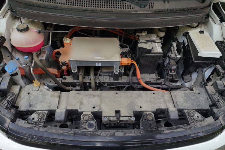 Used Geometry E Firefly 2024 301km Flowing Light Engine Bay
