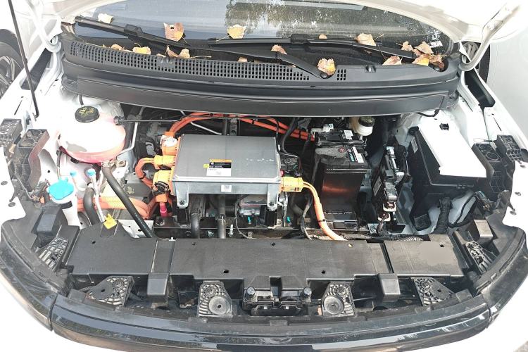 Used Geometry E Firefly 2024 301km Flowing Light Engine Bay