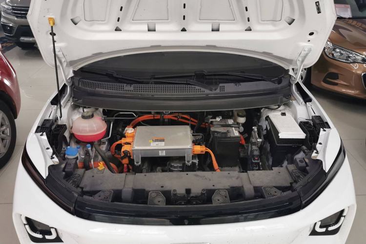 Used Geometry E Firefly 2024 401km Starlight Engine Bay