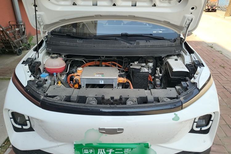 Used Geometry E Firefly 2024 401km Starlight Engine Bay