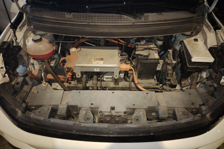 Used Geometry E Firefly 2024 301km Flowing Light Engine Bay
