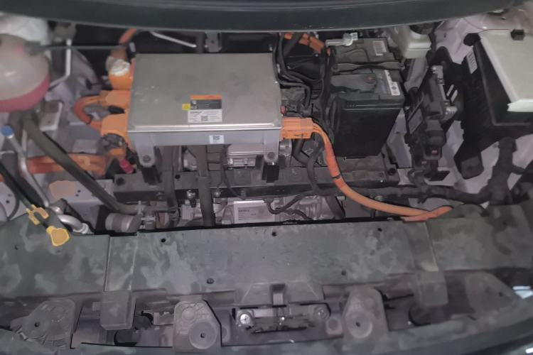 Used Geometry E Firefly 2024 301km Starlight Engine Bay