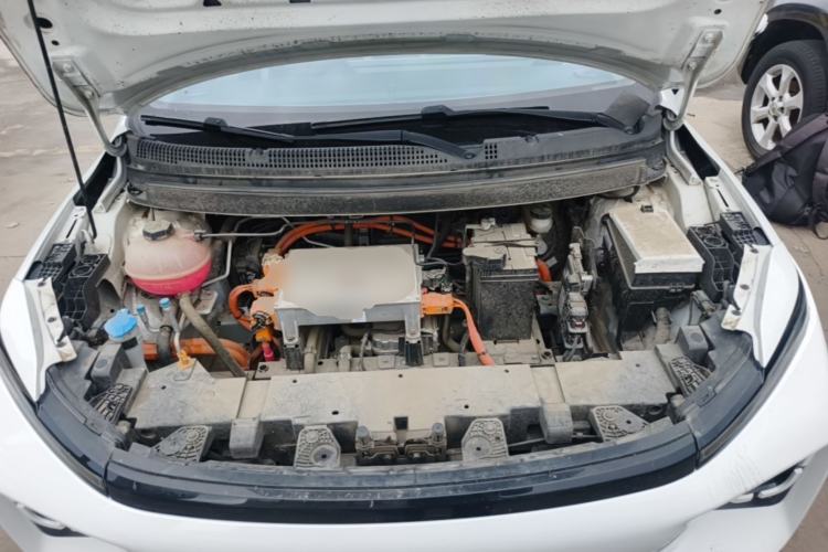 Used Geometry E Firefly 2024 301km Starlight Engine Bay