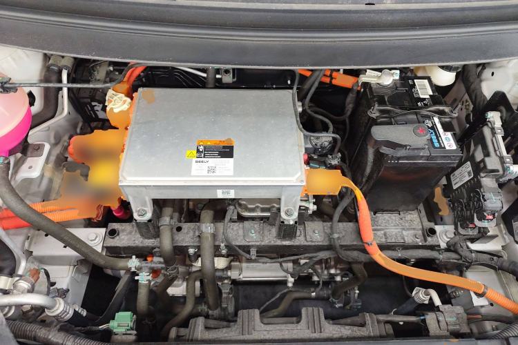 Used Geometry E Firefly 2024 301km Starlight Engine Bay