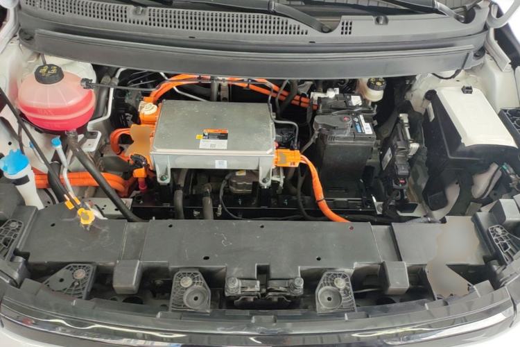 Used Geometry E Firefly 2024 401km Starlight Engine Bay