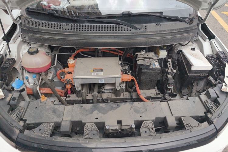 Used Geometry E Firefly 2024 301km Starlight Engine Bay