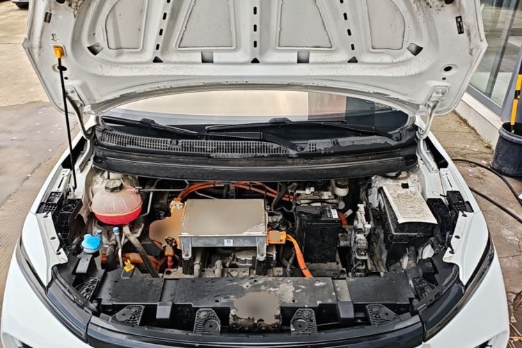 Used Geometry E Firefly 2024 301km Starlight Engine Bay