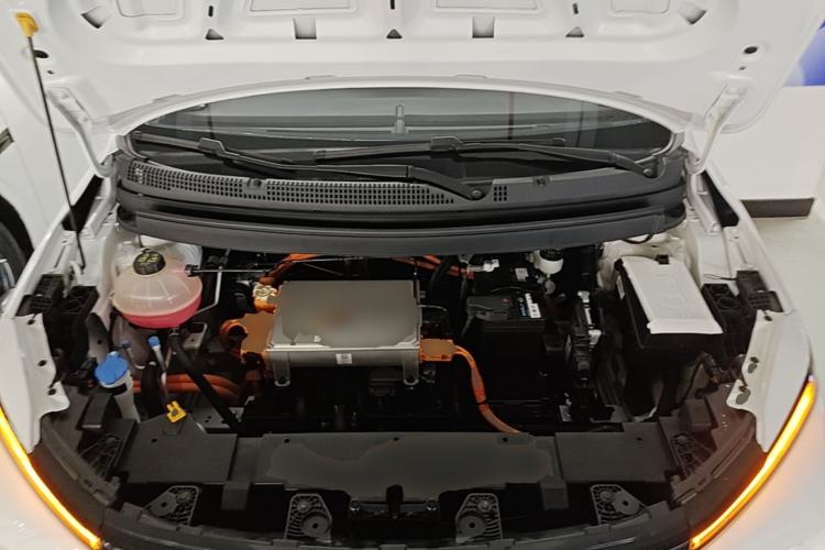 Used Geometry E Firefly 2024 301km Flowing Light Engine Bay