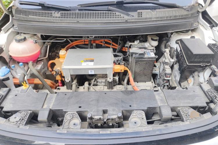 Used Geometry E Firefly 2024 301km Starlight Engine Bay
