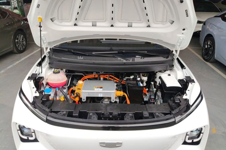 Used Geometry E Firefly 2024 301km Starlight Engine Bay