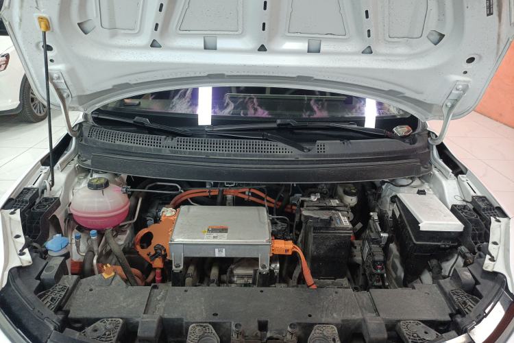 Used Geometry E Firefly 2024 301km Flowing Light Engine Bay