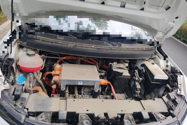 Used Geometry E Firefly 2024 301km Flowing Light Engine Bay