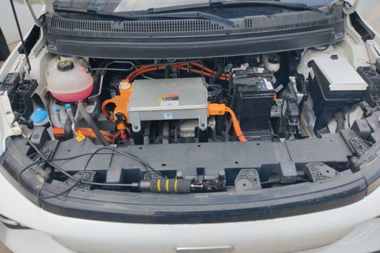 Used Geometry E Firefly 2024 301km Flowing Light Engine Bay