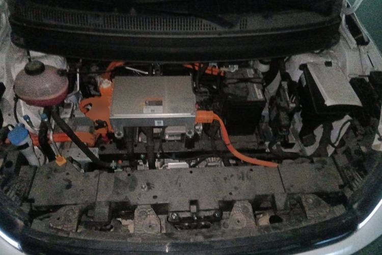 Used Geometry E Firefly 2024 301km Starlight Engine Bay