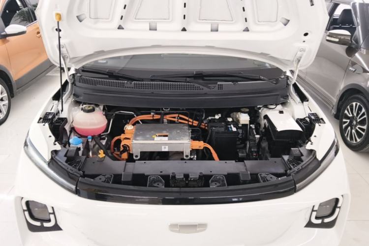 Used Geometry E Firefly 2024 301km Starlight Engine Bay