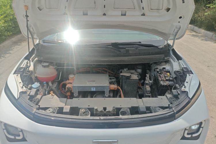 Used Geometry E Firefly 2024 301km Flowing Light Engine Bay