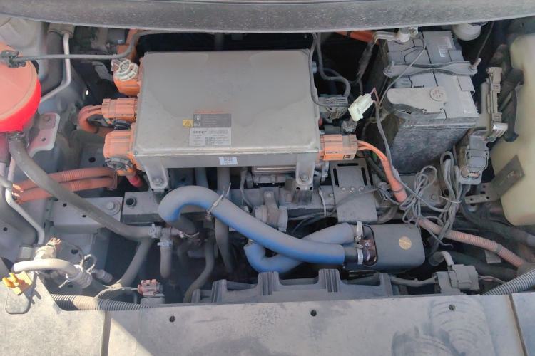 Used Geometry E Firefly 2024 301km Flowing Light Engine Bay