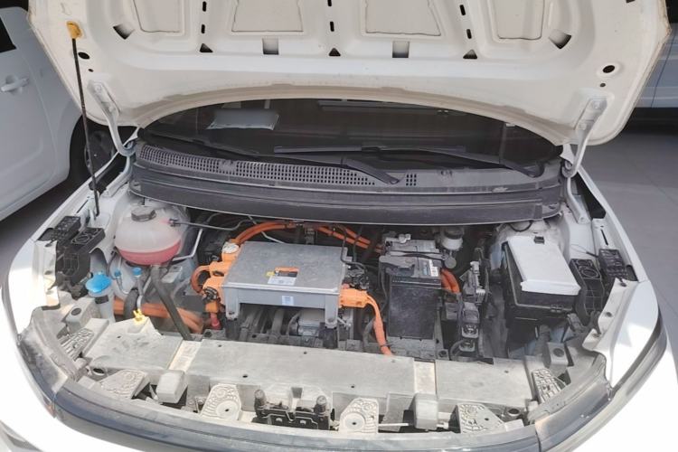 Used Geometry E Firefly 2024 301km Starlight Engine Bay