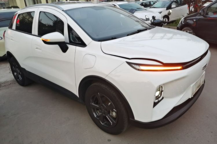 Used Geometry E Firefly 2024 301km Starlight Exterior 1