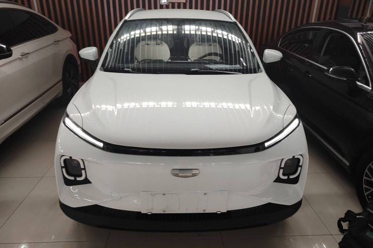 Used Geometry E Firefly 2024 301km Starlight Exterior 1