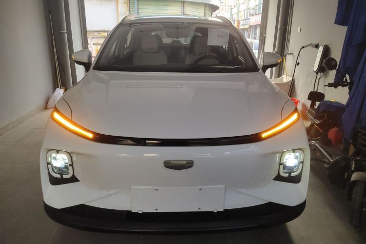 Used Geometry E Firefly 2024 301km Flowing Light Exterior 1