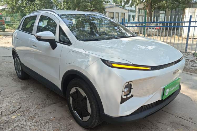 Used Geometry E Firefly 2024 301km Flowing Light Exterior 1