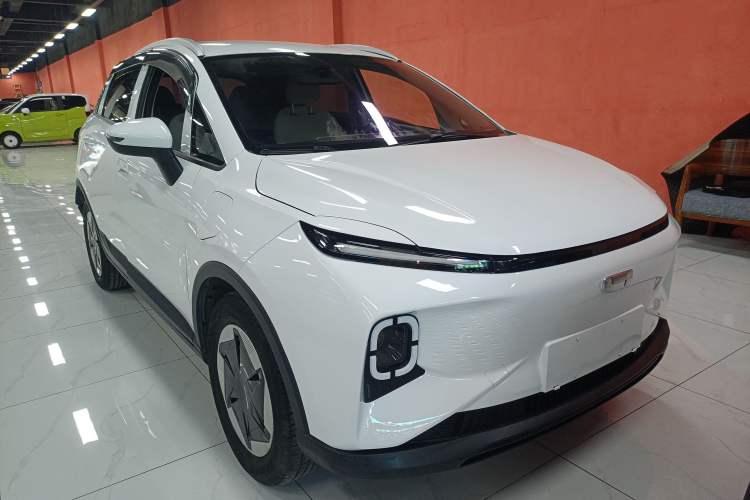 Used Geometry E Firefly 2024 301km Flowing Light Exterior 1