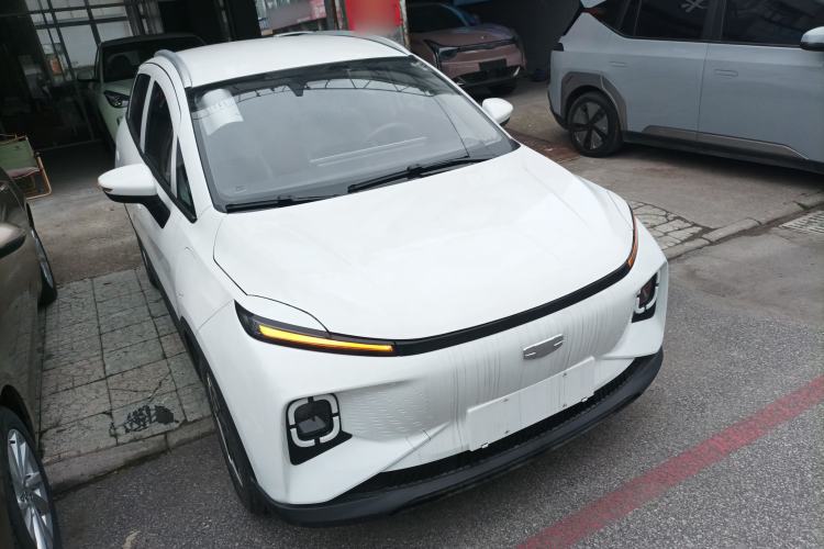 Used Geometry E Firefly 2024 301km Flowing Light Exterior 1