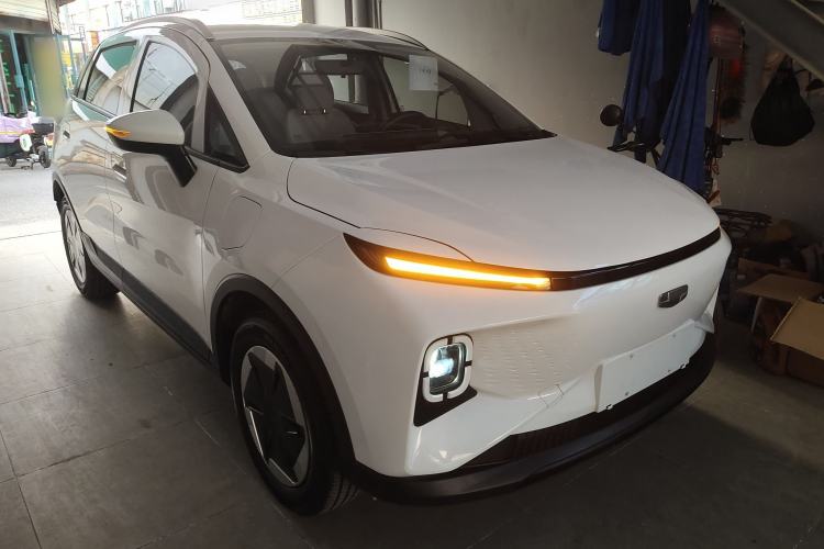 Used Geometry E Firefly 2024 301km Flowing Light Exterior 2
