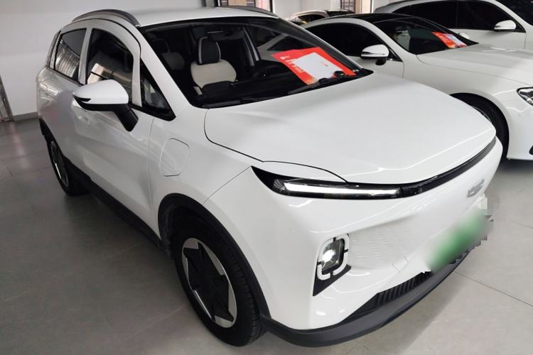 Used Geometry E Firefly 2024 301km Starlight Exterior 2
