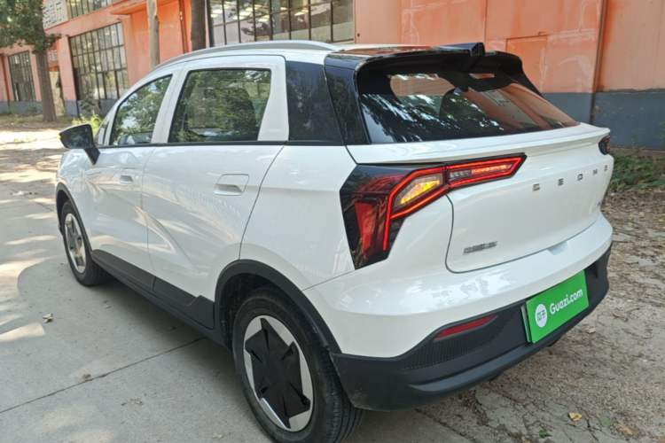 Used Geometry E Firefly 2024 301km Flowing Light Exterior 2