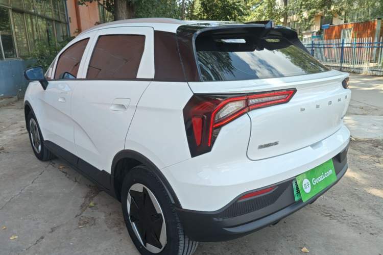 Used Geometry E Firefly 2024 301km Flowing Light Exterior 2
