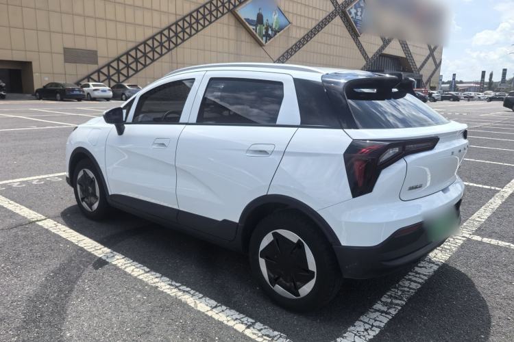 Used Geometry E Firefly 2024 301km Flowing Light Exterior 4