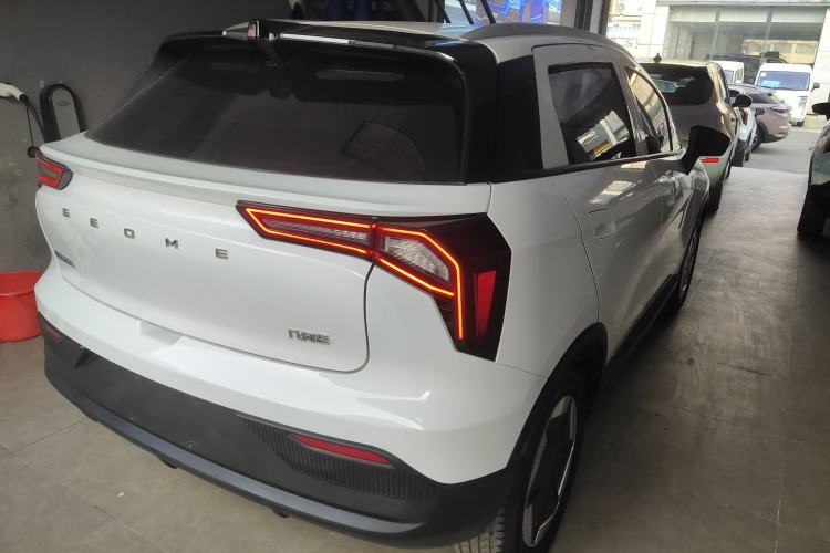Used Geometry E Firefly 2024 301km Flowing Light Exterior 5