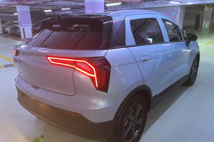 Used Geometry E Firefly 2024 401 km Fluorescent Exterior 5