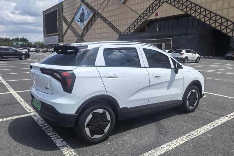 Used Geometry E Firefly 2024 301km Flowing Light Exterior 6