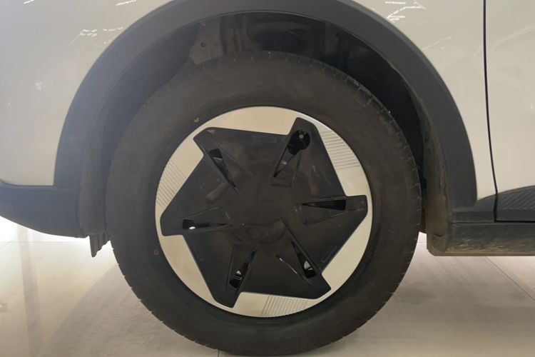 Used Geometry E Firefly 2024 301km Flowing Light Exterior 7
