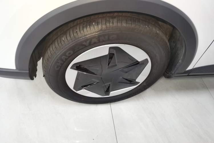 Used Geometry E Firefly 2024 301km Flowing Light Exterior 7