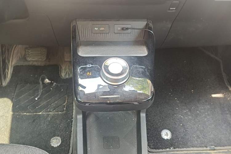 Used Geometry E Firefly 2024 301km Flowing Light Gear Lever