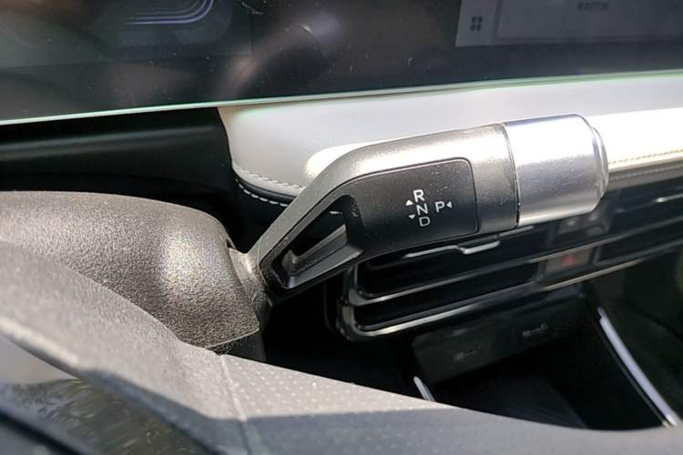 Used Geometry E Firefly 2024 301km Starlight Gear Lever
