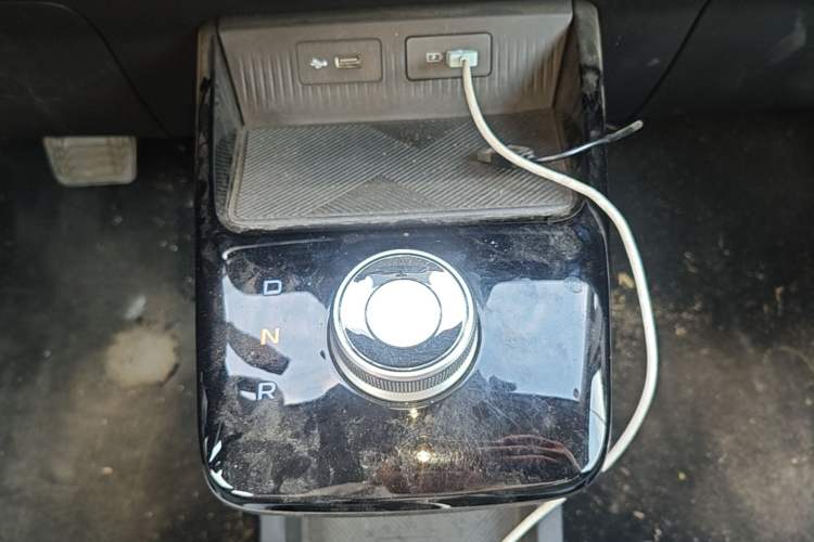 Used Geometry E Firefly 2024 301km Flowing Light Gear Lever