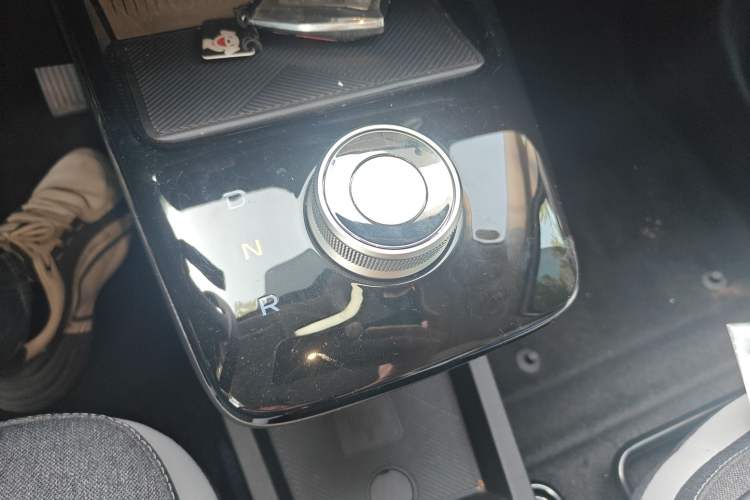 Used Geometry E Firefly 2024 301km Flowing Light Gear Lever