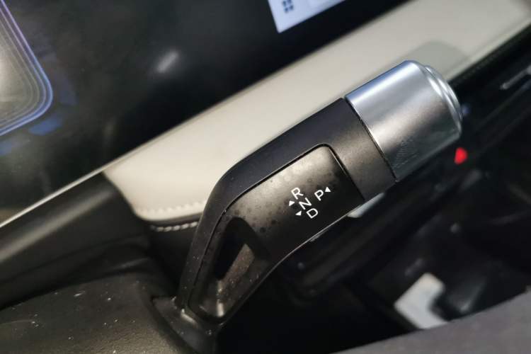Used Geometry E Firefly 2024 401km Starlight Gear Lever