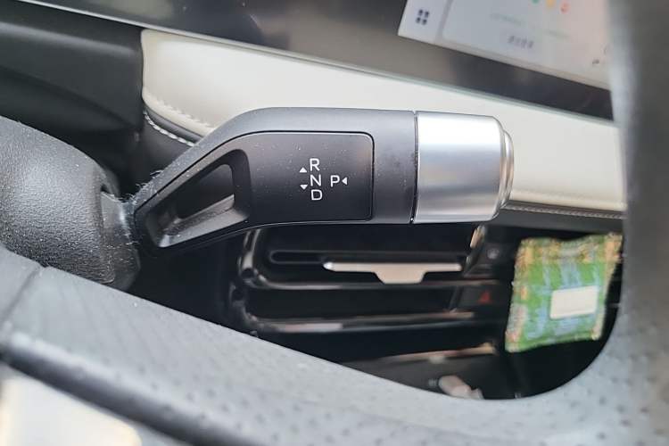 Used Geometry E Firefly 2024 401km Starlight Gear Lever