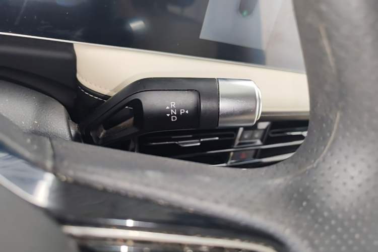 Used Geometry E Firefly 2024 301km Starlight Gear Lever