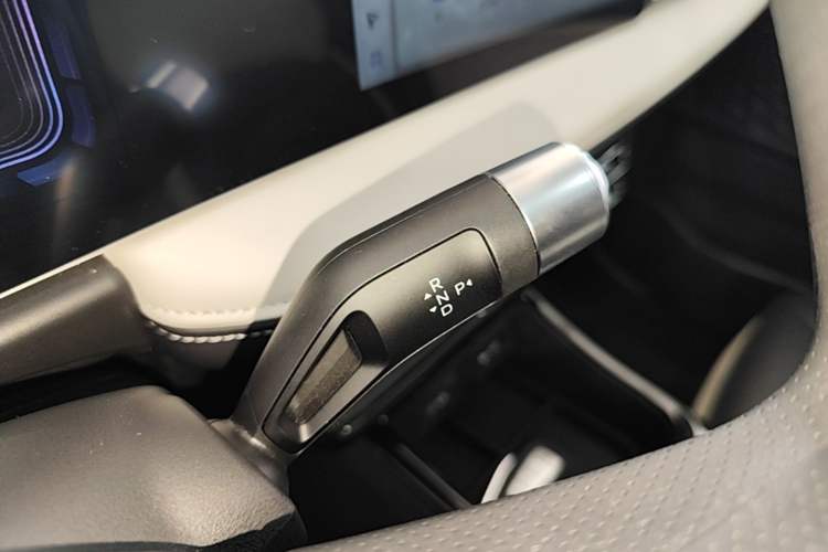 Used Geometry E Firefly 2024 401km Starlight Gear Lever