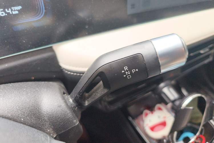 Used Geometry E Firefly 2024 301km Starlight Gear Lever